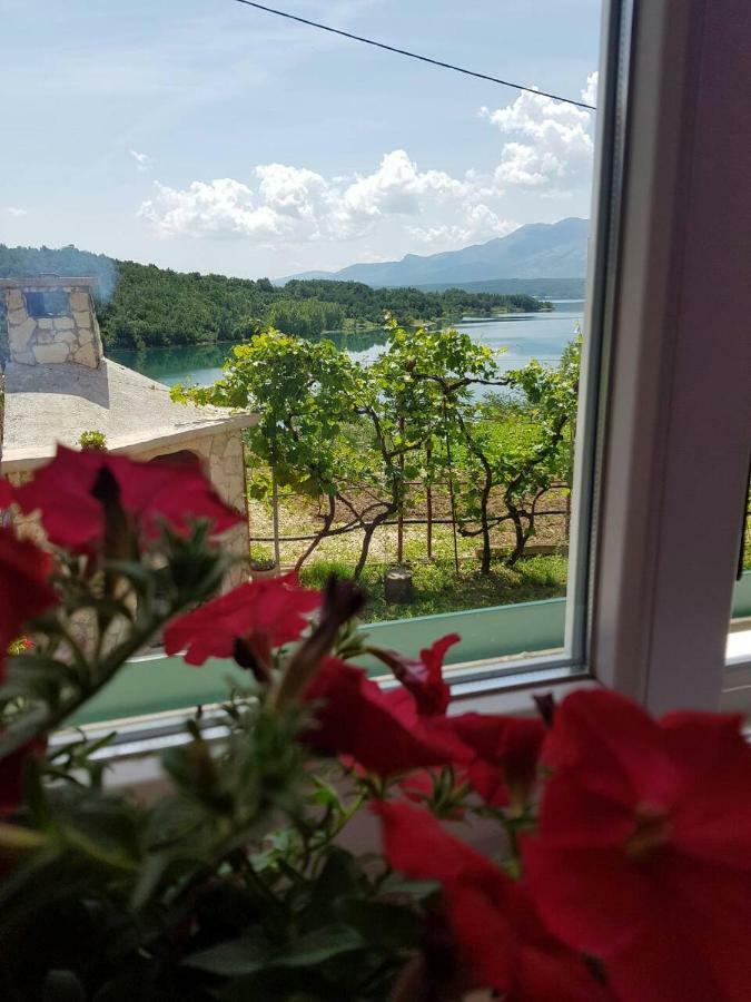 Holiday Home Marija Vrlika Eksteriør billede